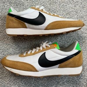 Nike DayBreak Sneaker